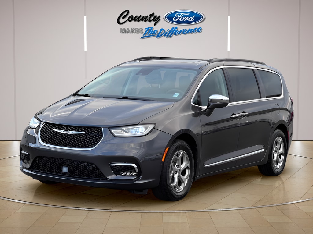 Used 2022 Chrysler Pacifica Limited Minivan/Van