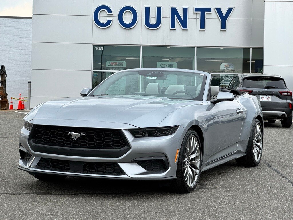 2025 Ford Mustang EcoBoost Premium photo 4