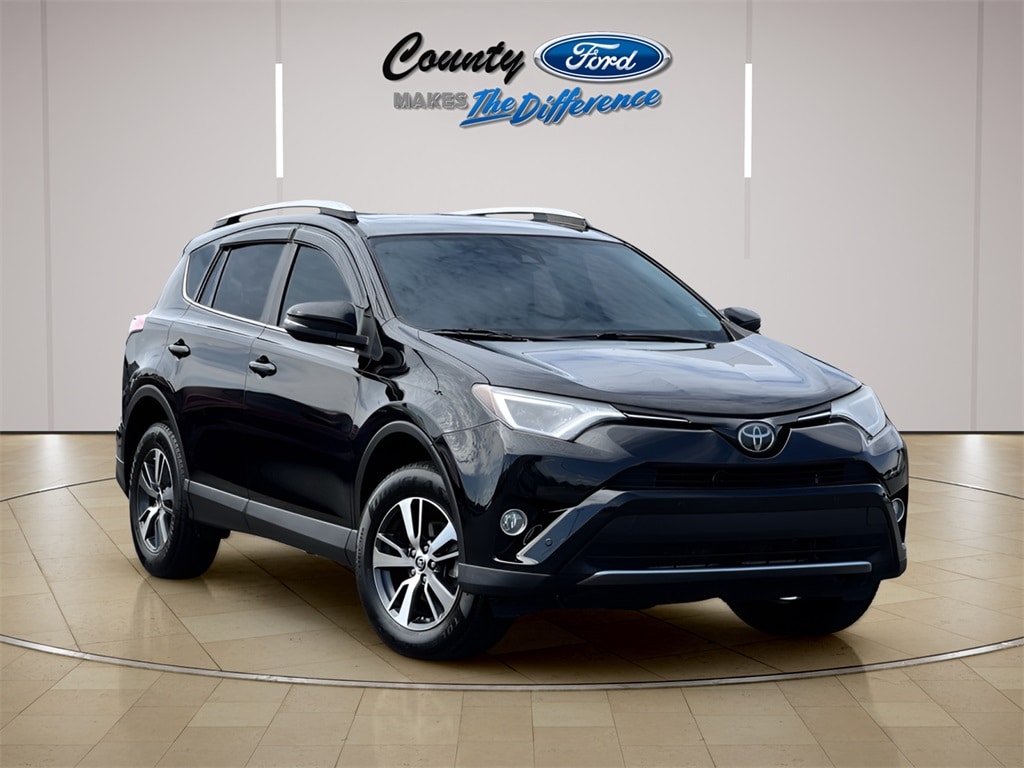2018 Toyota RAV4 XLE's photo