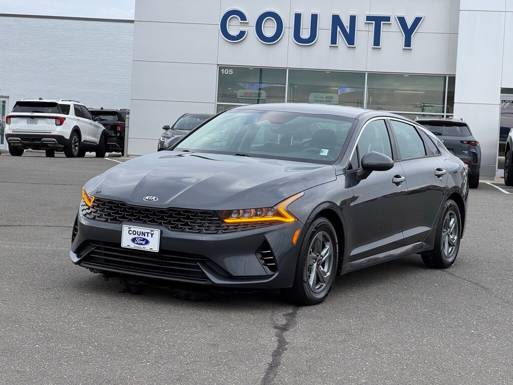 2021 Kia K5 LXS photo 2