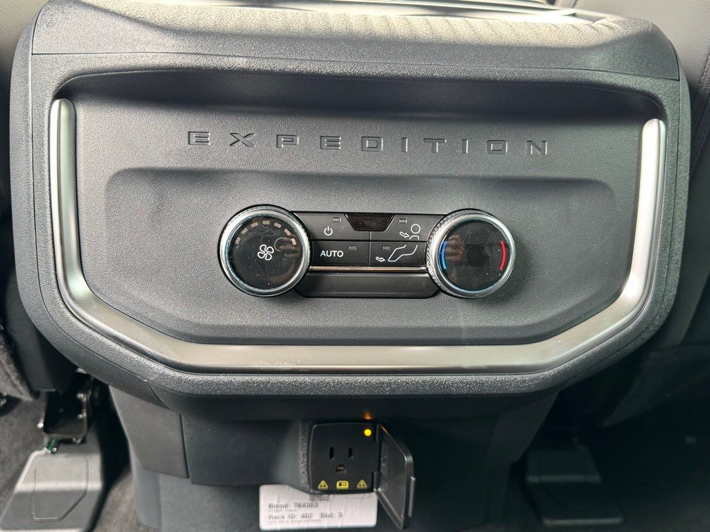 2025 Ford Expedition Active - Photo 33