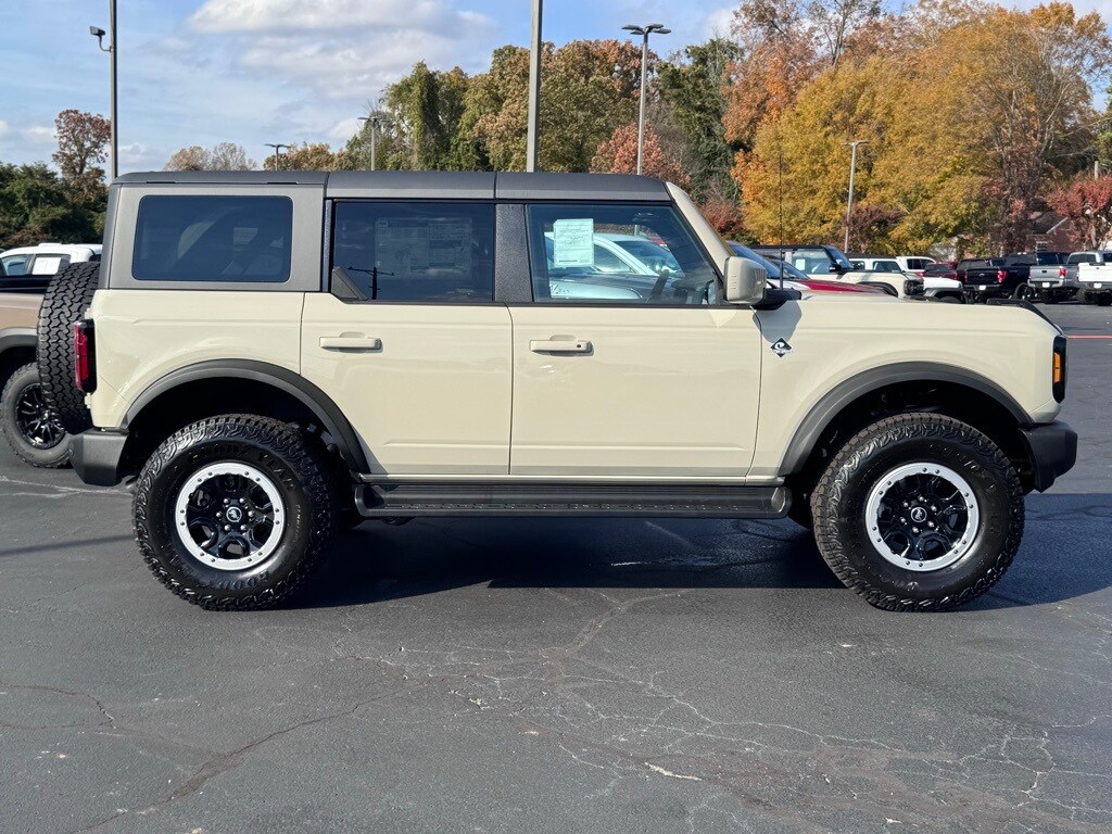 New 2025 Ford Bronco Outer Banks SUV