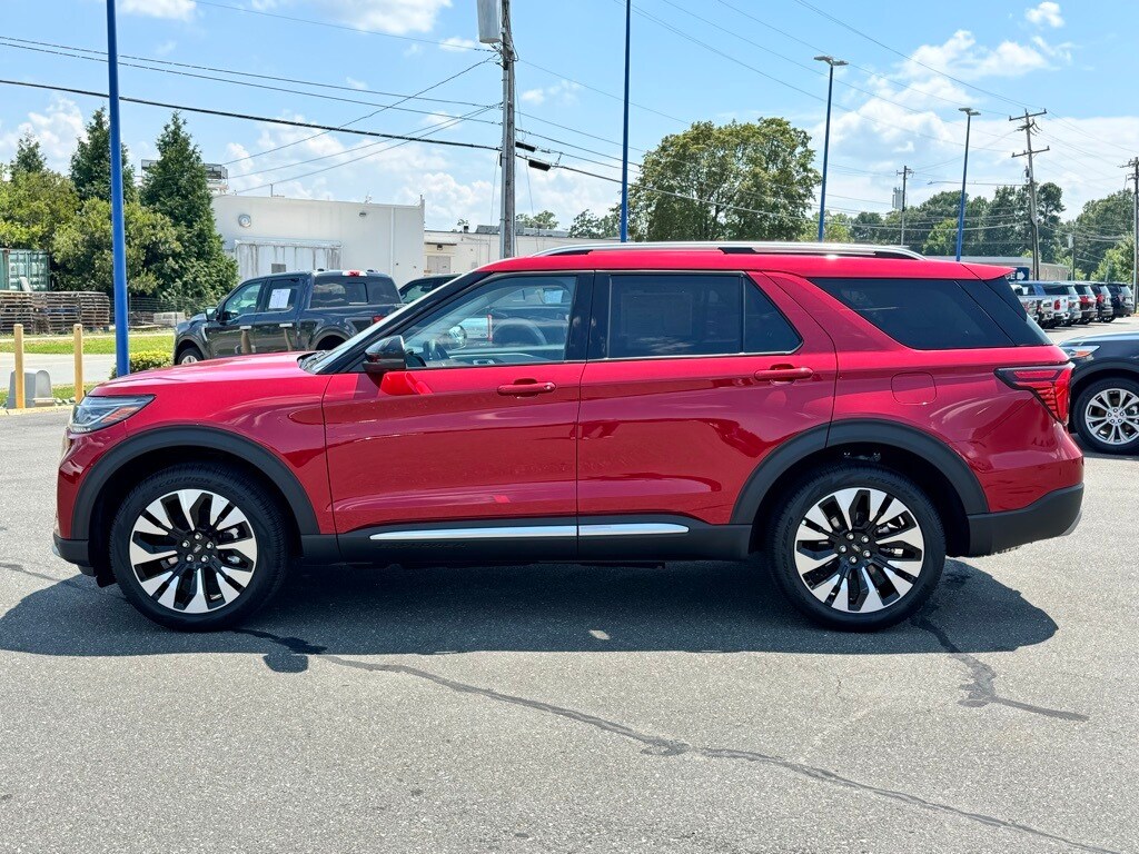 2025 Ford Explorer Platinum photo 2