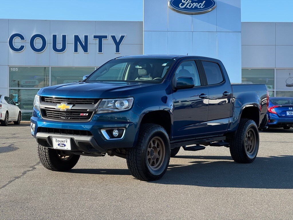 2019 Chevrolet Colorado Z71 photo 2