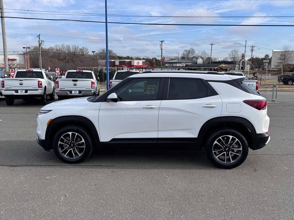 Used 2024 Chevrolet Trailblazer LT SUV