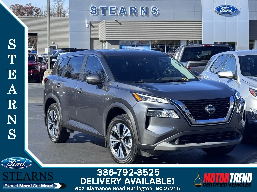 2022 Nissan Rogue SV's photo