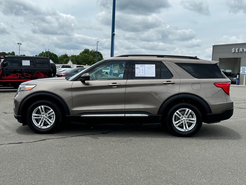 2021 Ford Explorer XLT photo 3