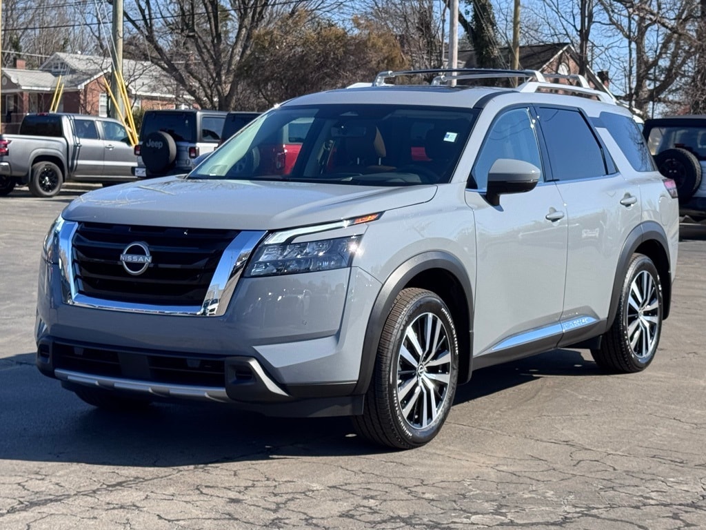 Used 2025 Nissan Pathfinder Platinum SUV