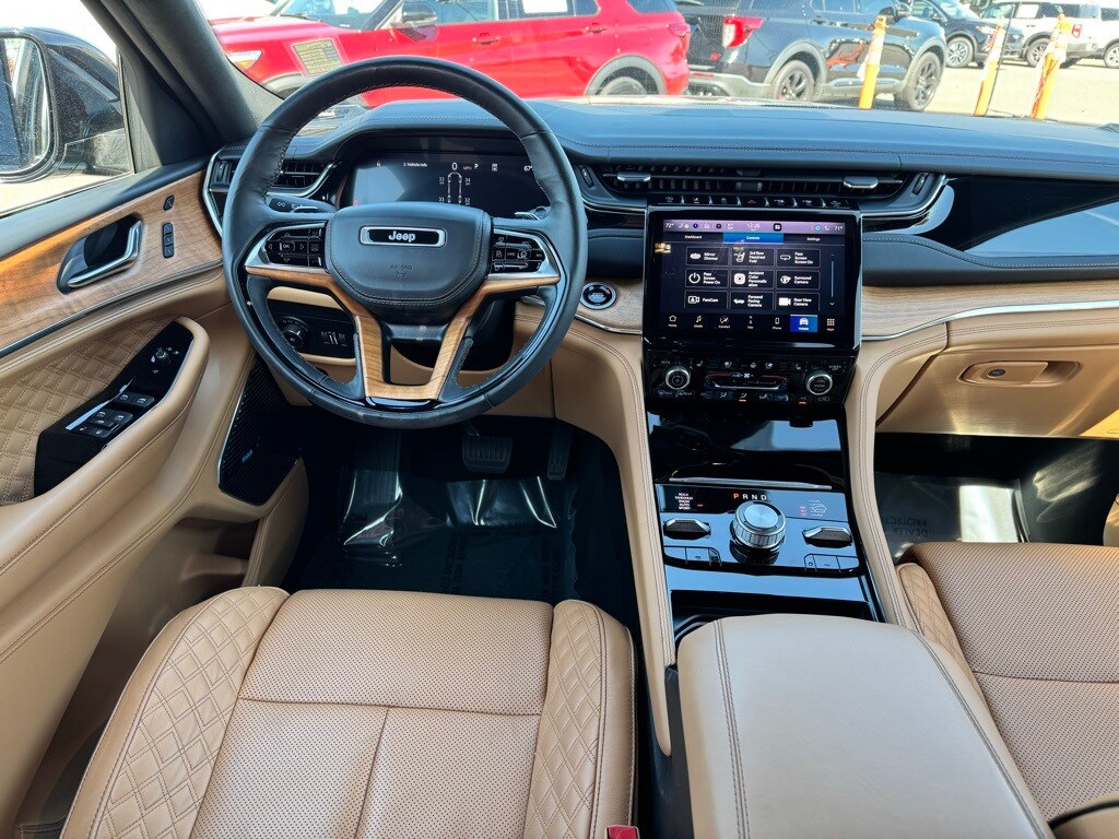 2024 Jeep Grand Cherokee L Summit Reserve photo 4