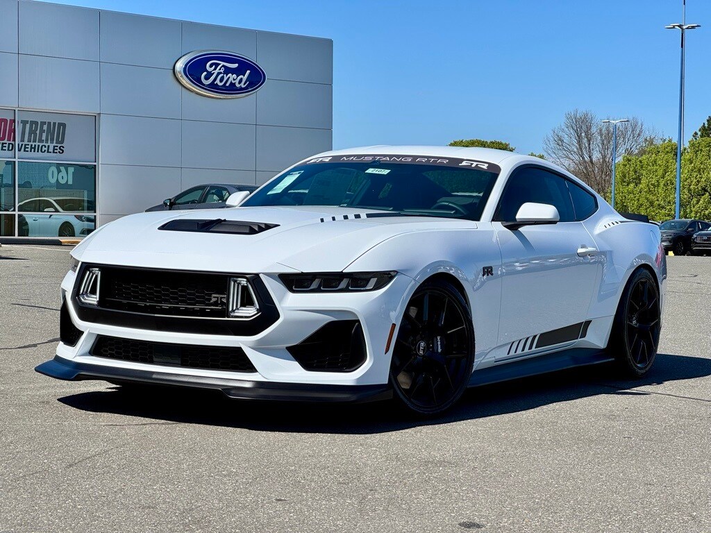 2025 Ford Mustang GT photo 2