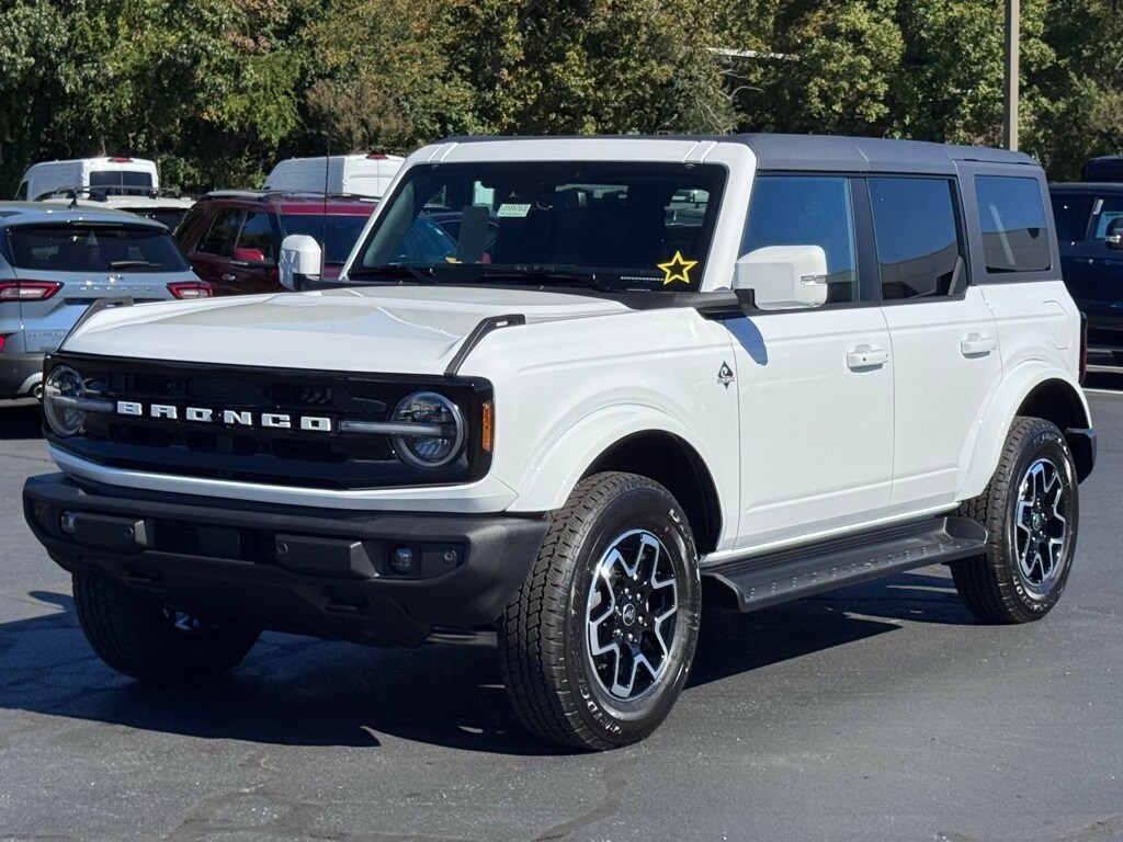 New 2025 Ford Bronco Outer Banks SUV