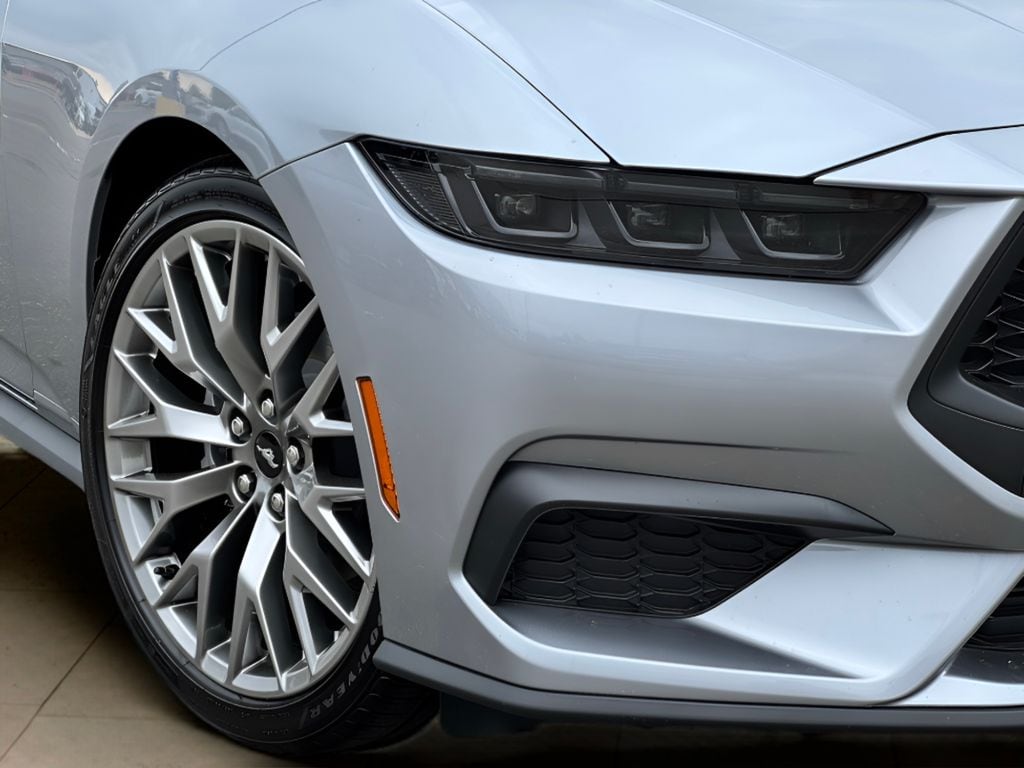 2025 Ford Mustang EcoBoost Premium Convertible - Photo 47