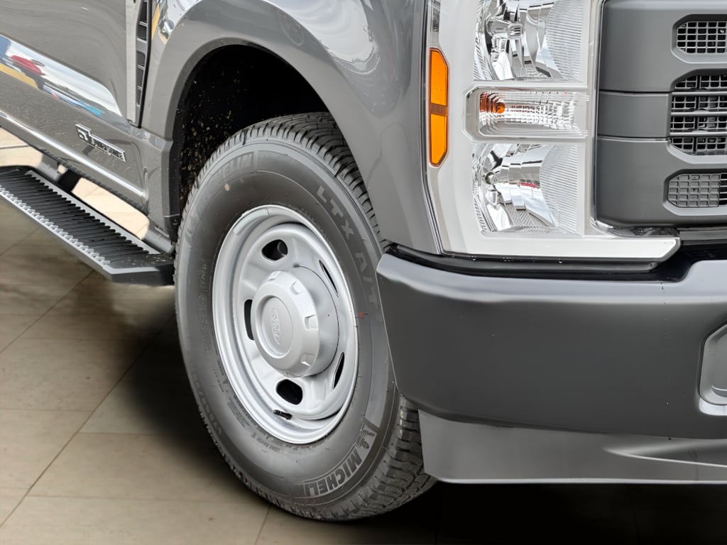 2025 Ford F-250 Super Duty XL - Photo 36
