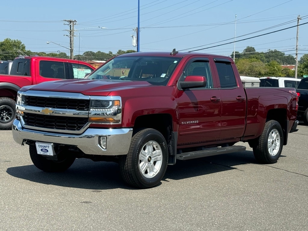 Used 2017 Chevrolet Silverado 1500 LT with VIN 1GCVKREC6HZ256609 for sale in Graham, NC