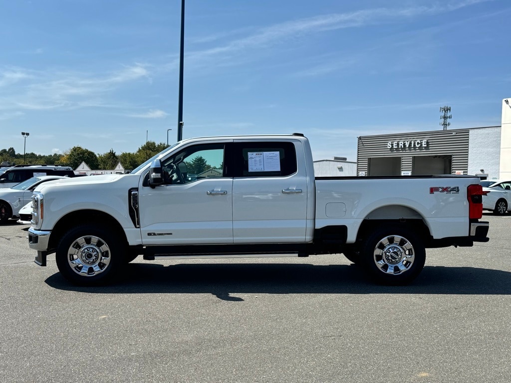 Used 2023 Ford F-250SD Lariat Truck