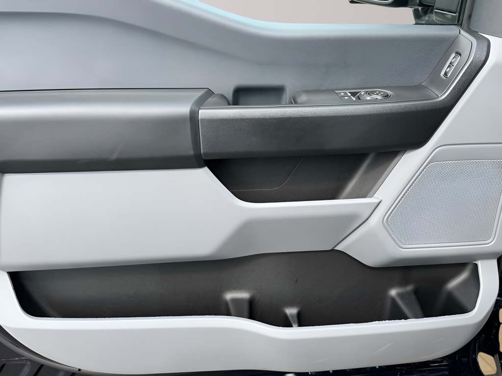 2025 Ford F-350 Super Duty XL - Photo 24