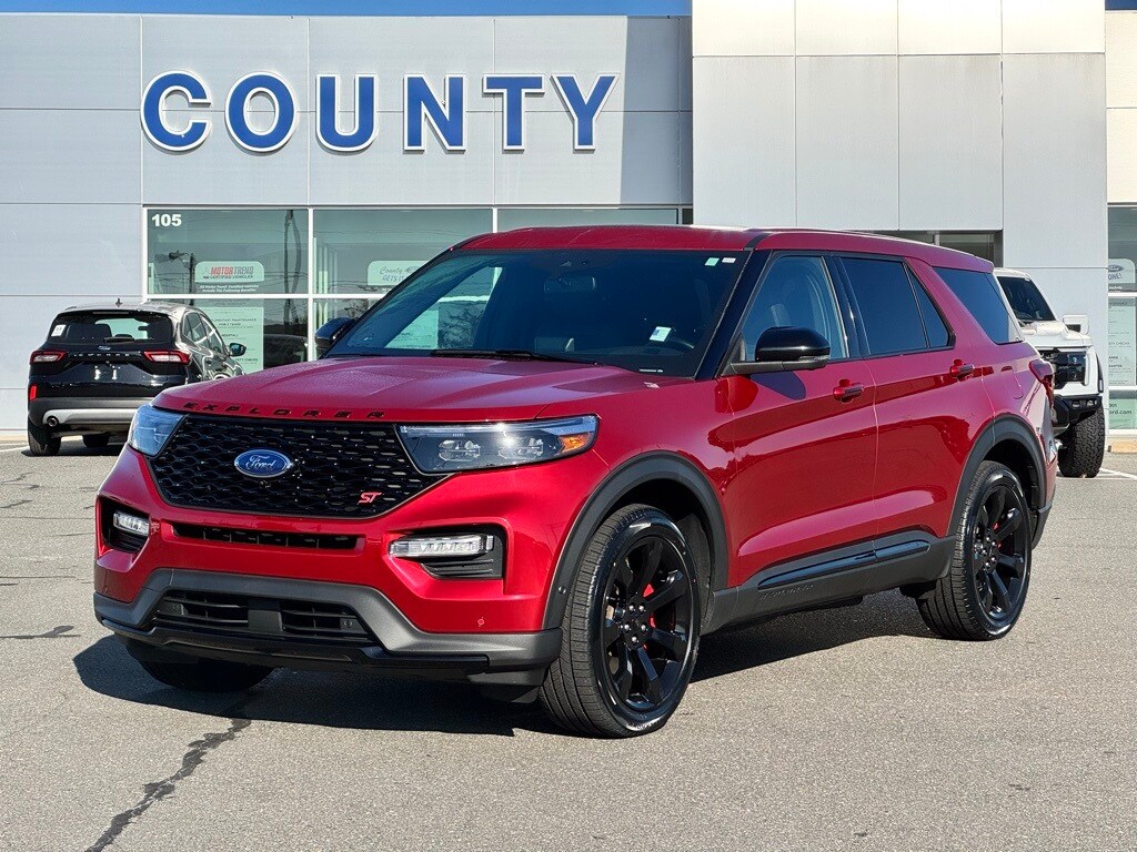 2022 Ford Explorer ST photo 2