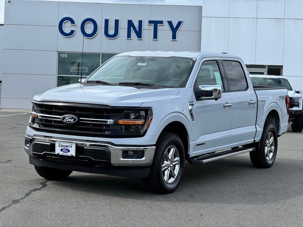 2025 Ford F-150 XLT photo 2