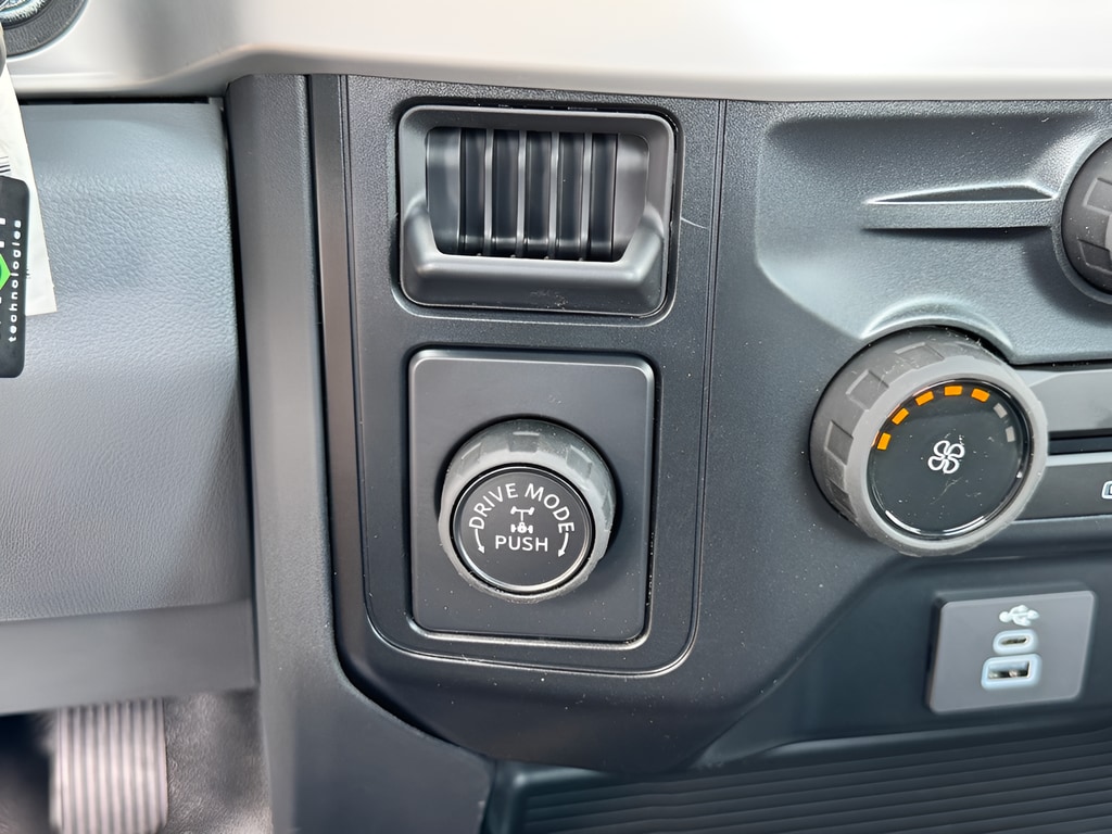 2025 Ford F-350 Super Duty XL - Photo 19