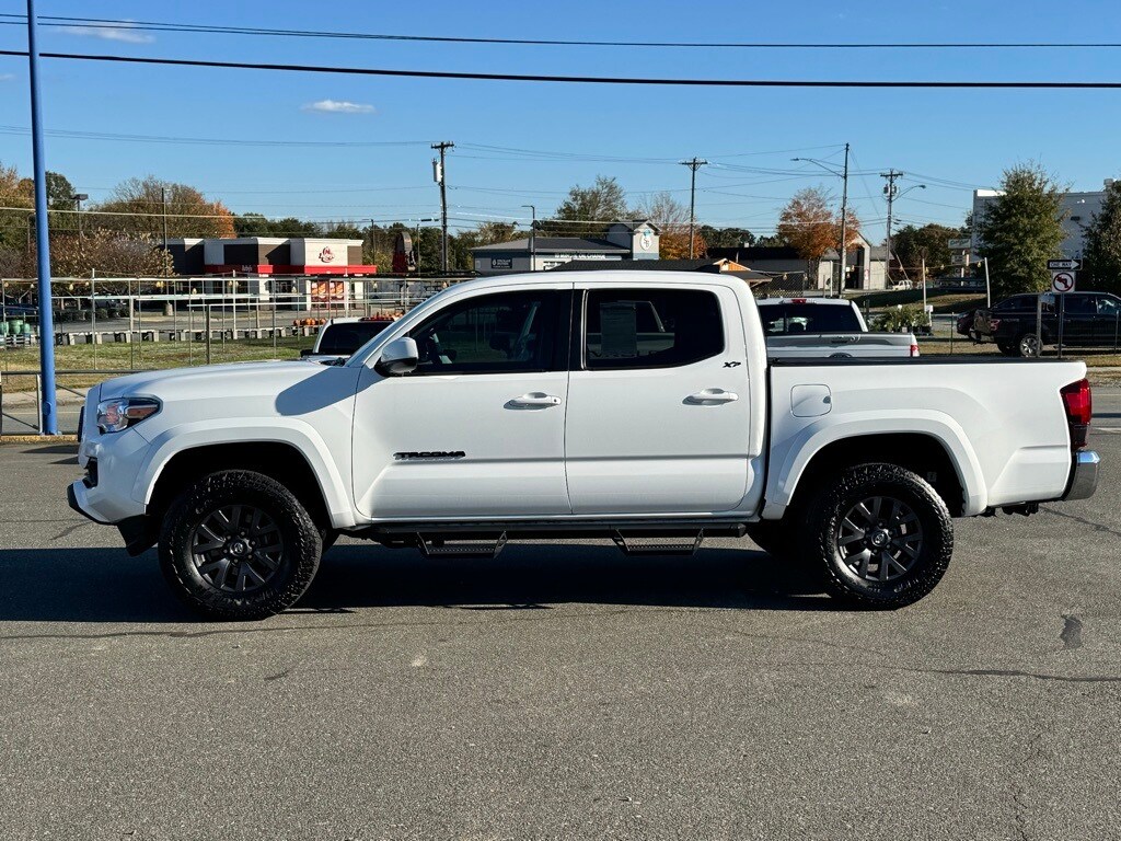 2023 Toyota Tacoma SR5 V6 photo 3