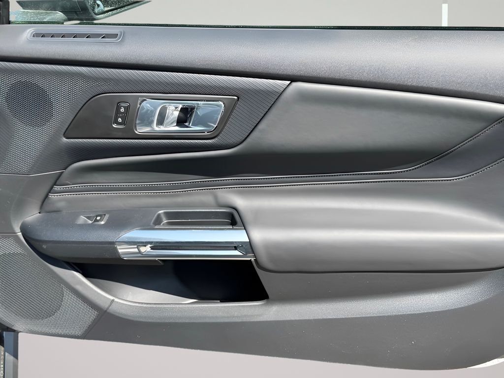 2025 Ford Mustang EcoBoost Premium Convertible - Photo 17
