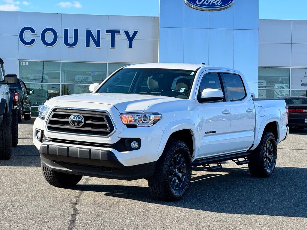 2023 Toyota Tacoma SR5 V6 photo 2