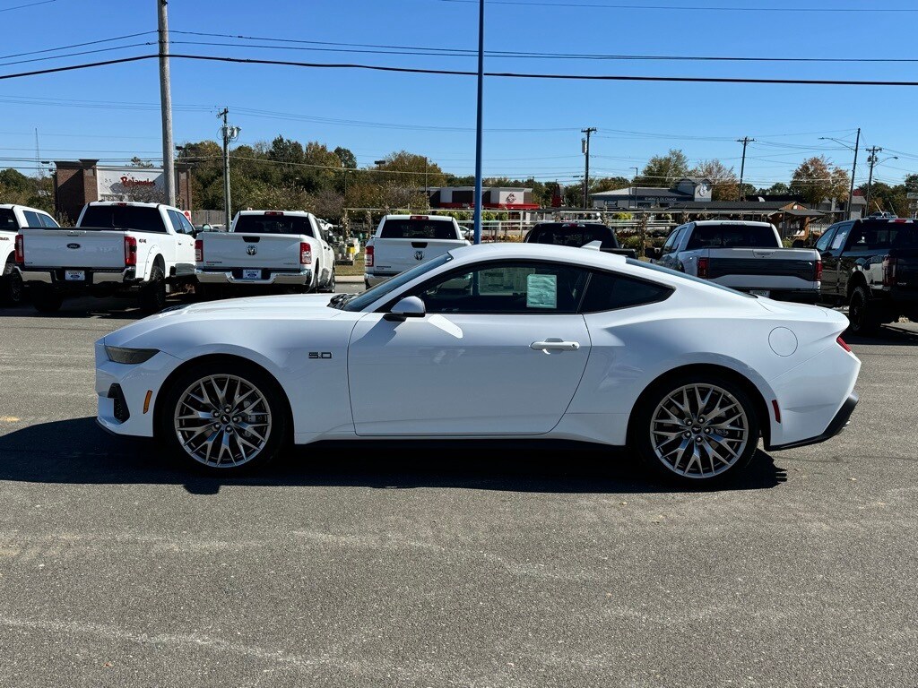 2025 Ford Mustang GT Premium photo 2