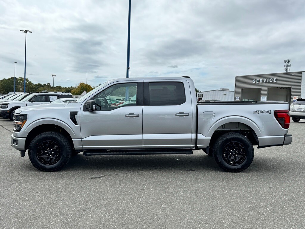 2025 Ford F-150 XLT photo 2