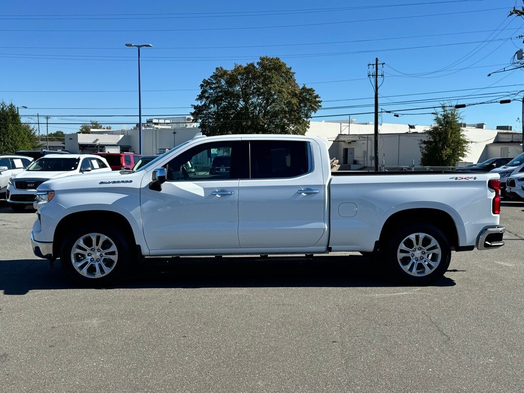 2022 Chevrolet Silverado 1500 LTZ photo 2
