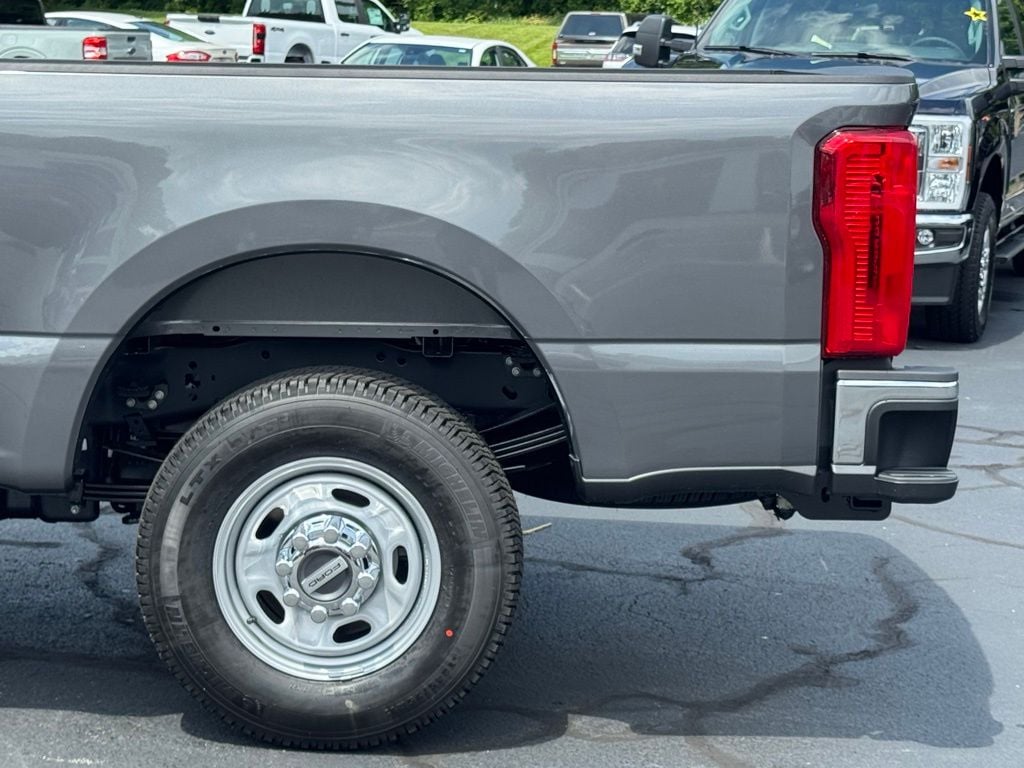 2025 Ford F-350 Super Duty XL - Photo 35