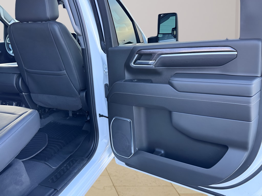 2024 Chevrolet Silverado 2500HD LTZ - Photo 31