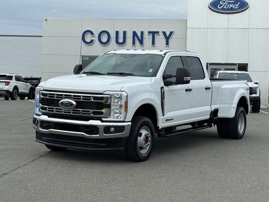 2024 Ford F-350 photo 2