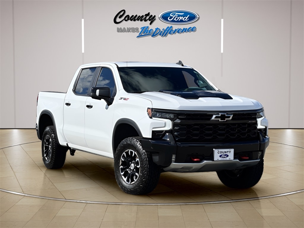 2022 Chevrolet Silverado 1500 ZR2's photo