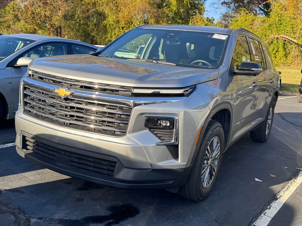 Used 2024 Chevrolet Traverse LT SUV