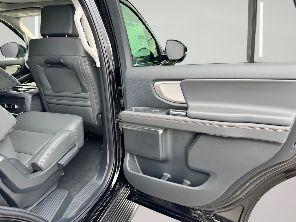 2025 Ford Expedition Active - Photo 30