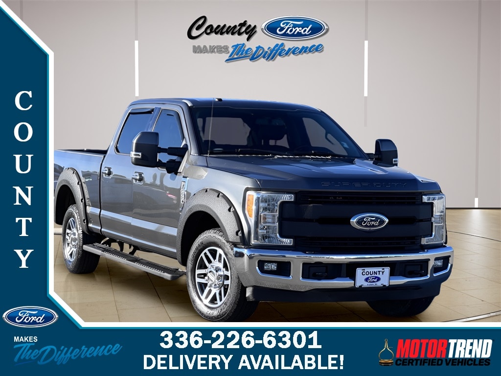 2017 Ford F-350 Super Duty Lariat's photo