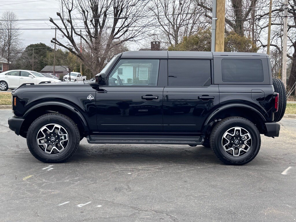 New 2025 Ford Bronco Outer Banks SUV