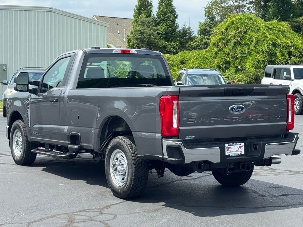 2025 Ford F-350 Super Duty XL - Photo 13
