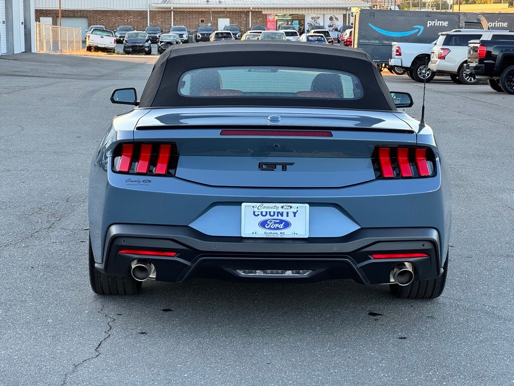 2025 Ford Mustang GT Premium Convertible photo 3