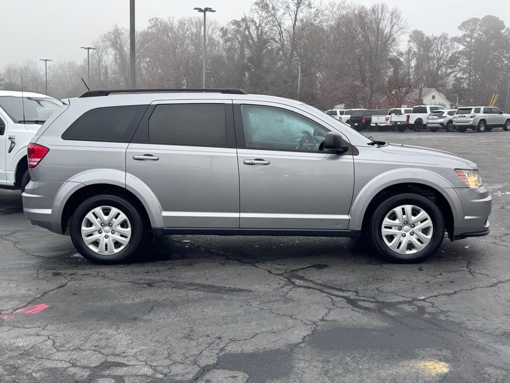 Used 2017 Dodge Journey SE SUV