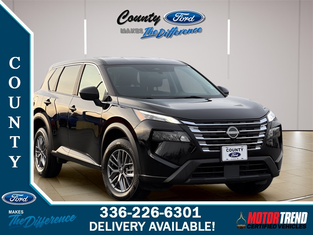 2024 Nissan Rogue S's photo