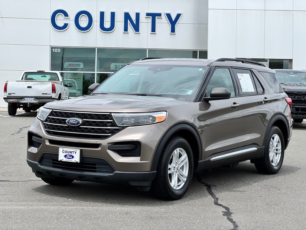 2021 Ford Explorer XLT photo 2