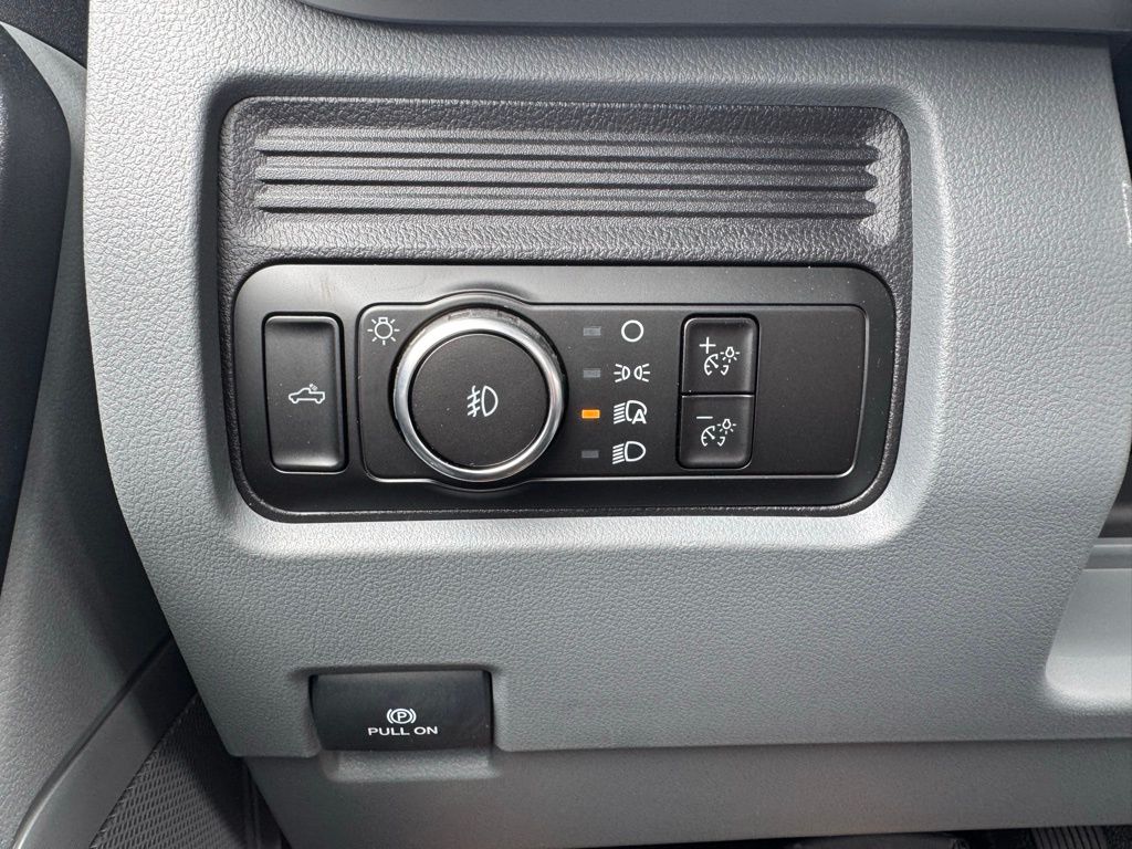 2025 Ford F-350 Super Duty XL - Photo 28