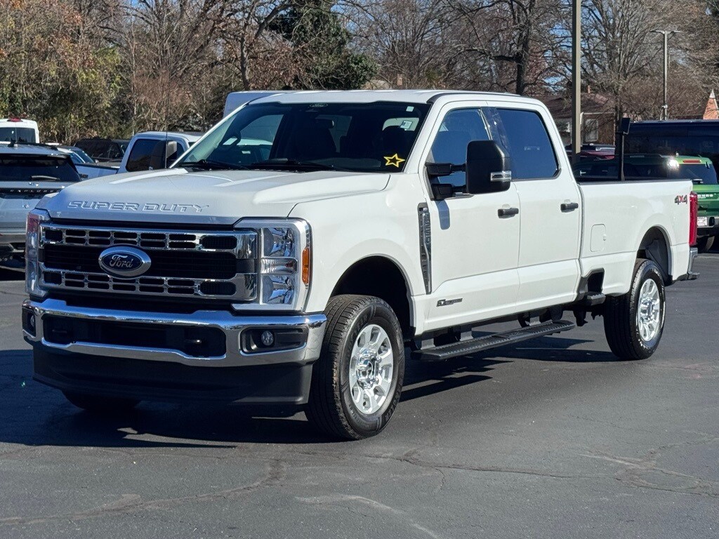 Used 2024 Ford F-250SD XLT Truck