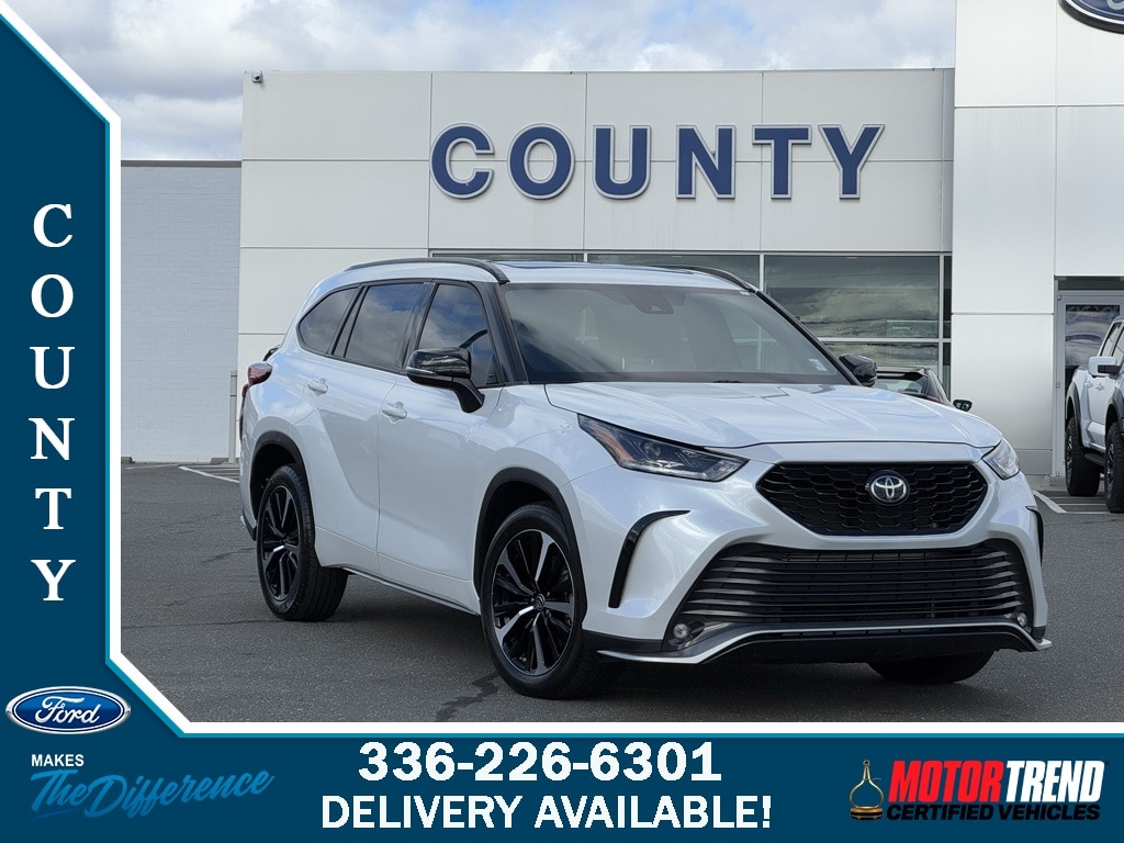 2022 Toyota Highlander XSE's photo