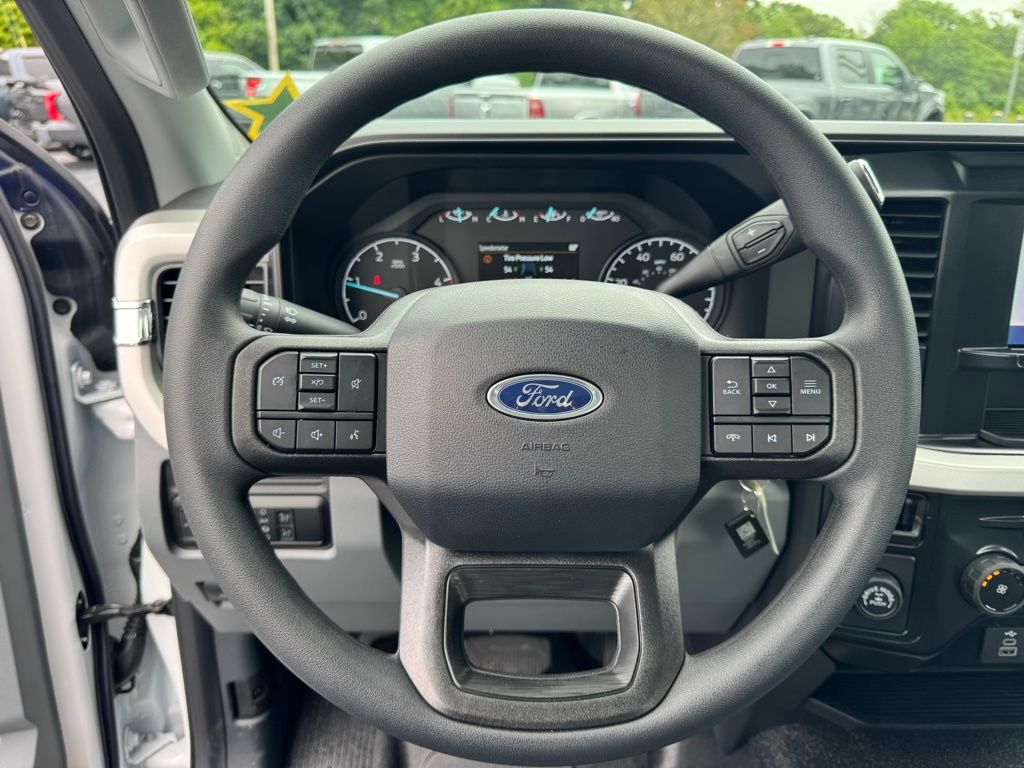 2025 Ford F-350 Super Duty XL - Photo 6