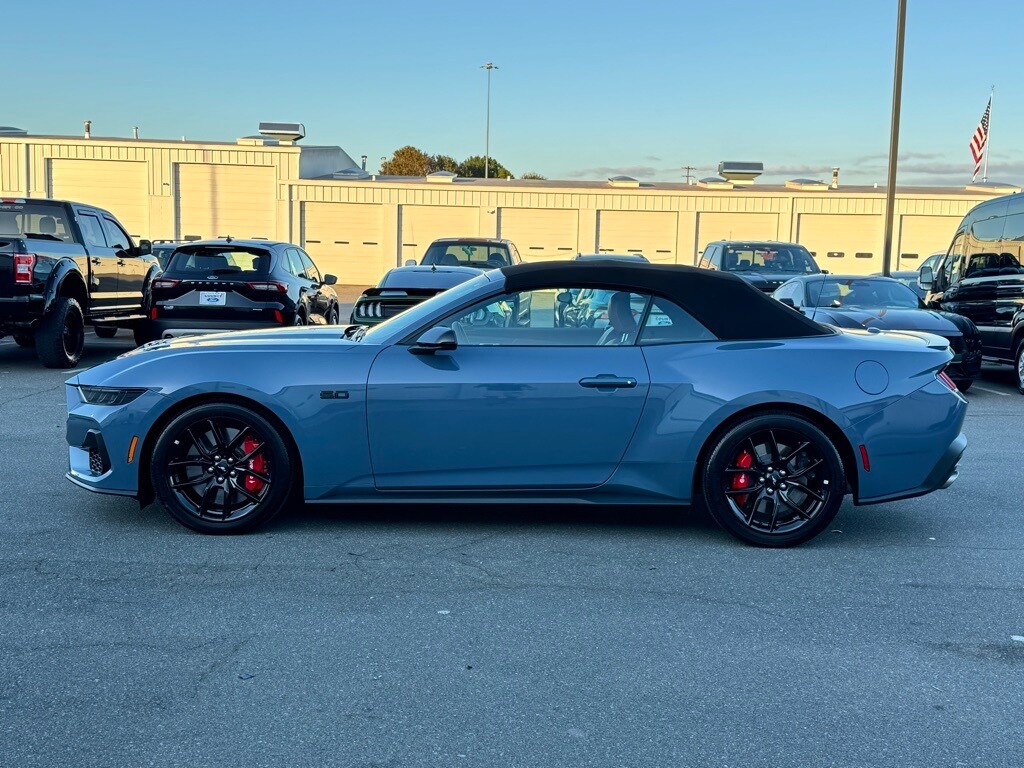 2025 Ford Mustang GT Premium Convertible photo 2