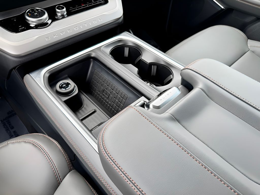 2025 Ford Expedition Active - Photo 19