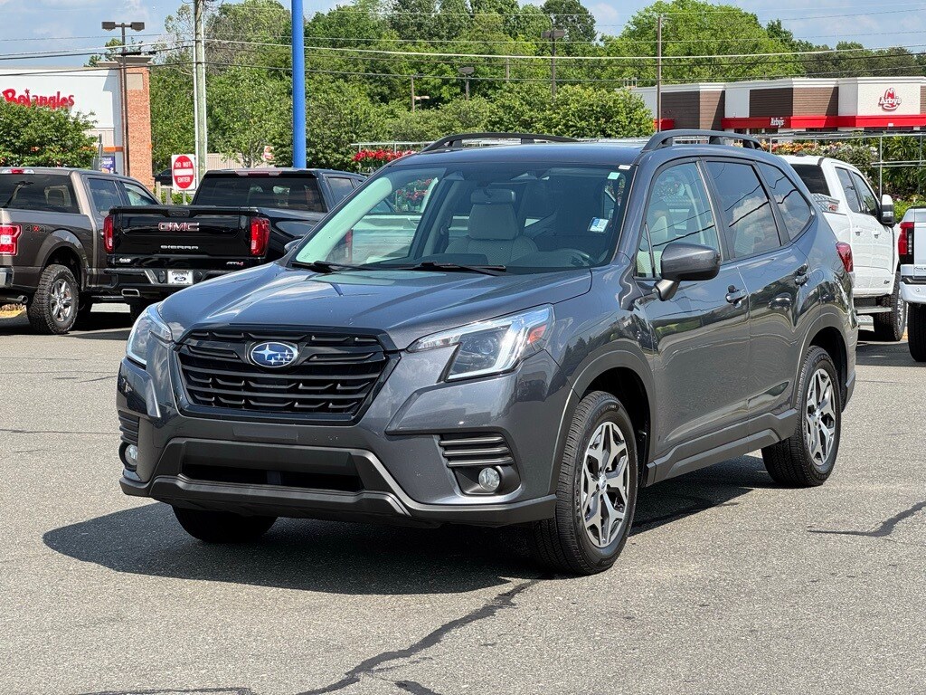 2022 Subaru Forester Premium photo 2
