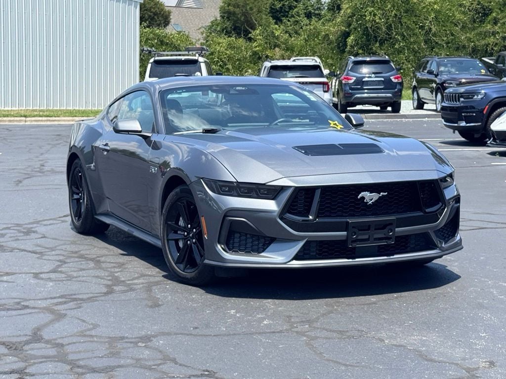 2025 Ford Mustang Coupe 